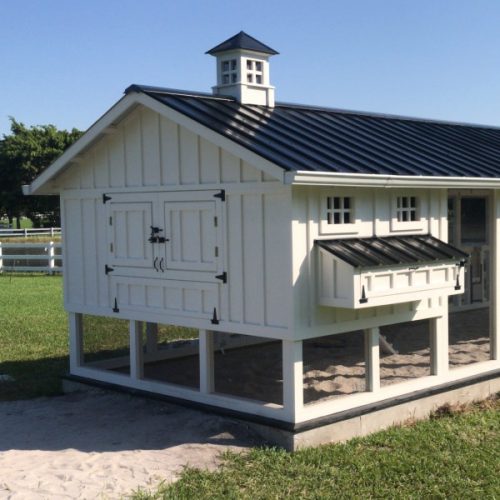 Carolina Coops henhouse features