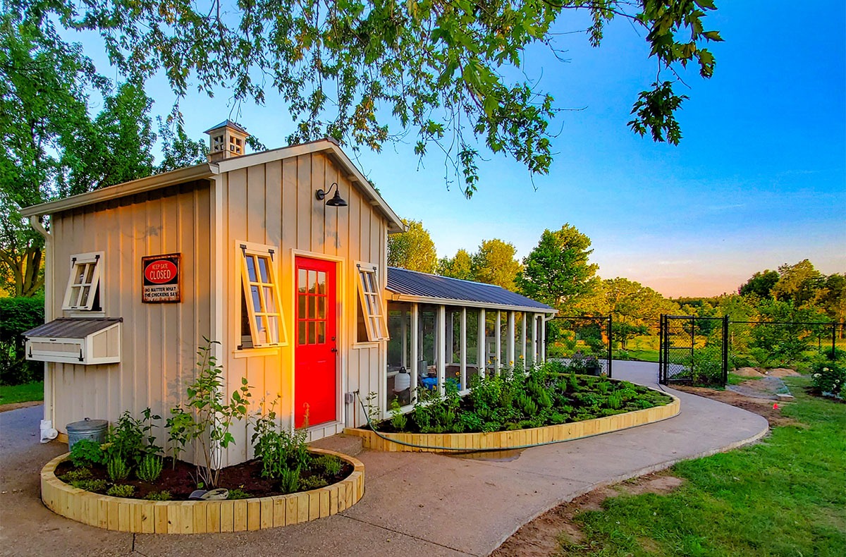 Carolina Coops 10'x 40' Craftsman Coop in Michigan