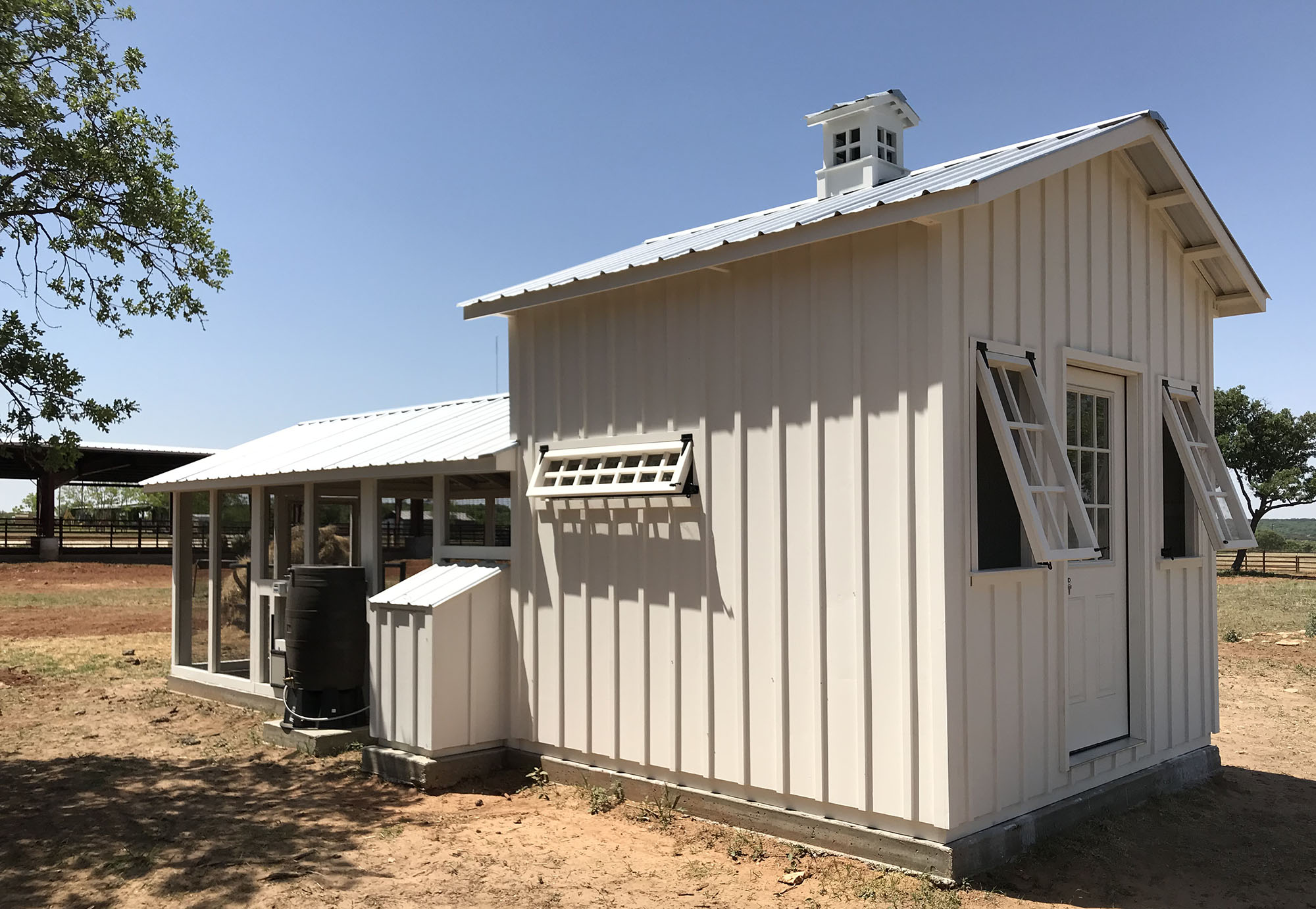 12x12x18 Craftsman Coop with feed hopper