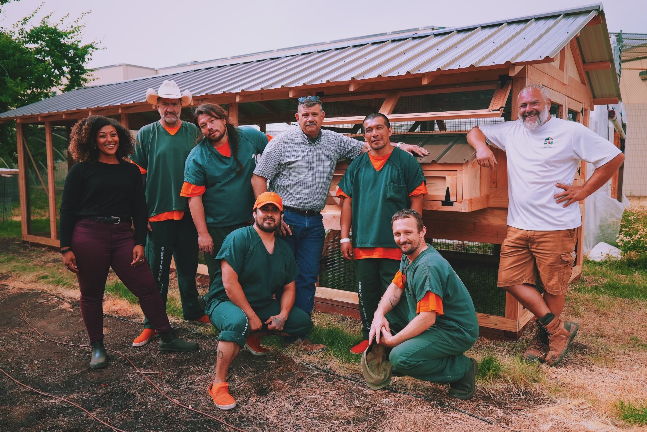 Inmates at Mendocino County Jail build a chicken coop